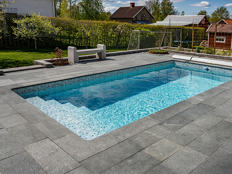 Poolområde med Skiffer offerdal poolkantsten