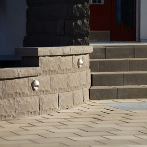 Compac Cut Plus i brungrafit – mursten till friliggande murar