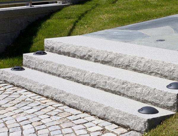 trappblock granit bohus modern