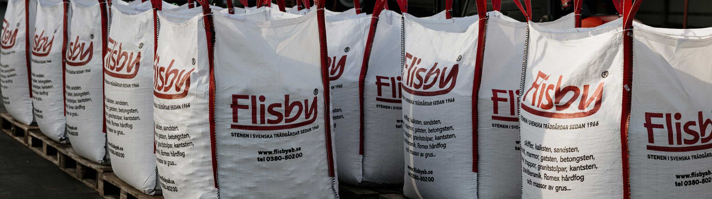 Flisbys storsäckar med sten.