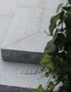 Granit trappblock grafit sågad detalj